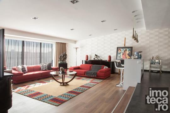 Penthouse next to French Village